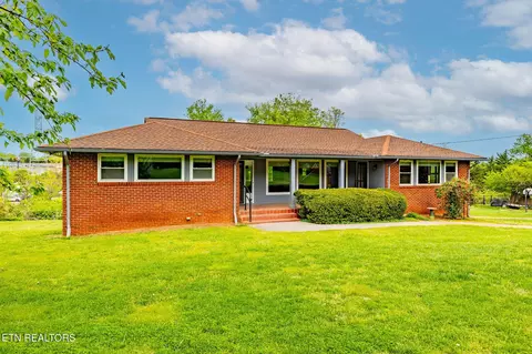 6905 Lark Ln, Knoxville, TN 37919