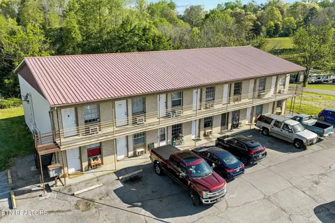 1068 Wooddale Church Rd, Strawberry Plains, TN 37871