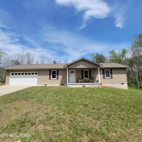 1039 Gray Eagle Dr, Crossville, TN 38572