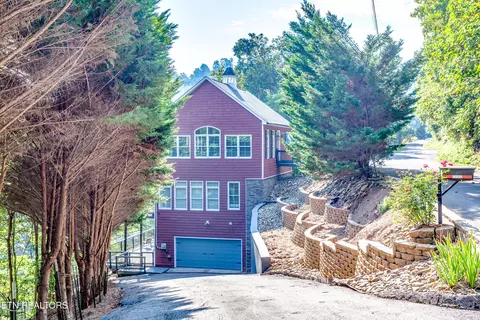 1903 Hickory Pointe Ln, Maynardville, TN 37807