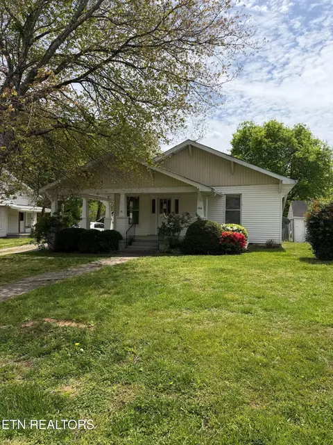 2616 Woodrow Dr, Knoxville, TN 37918