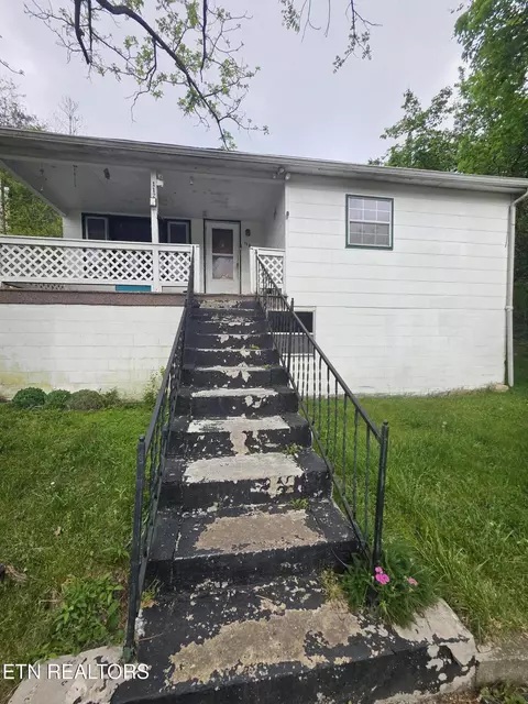 112 Cemetery Rd, Caryville, TN 37714