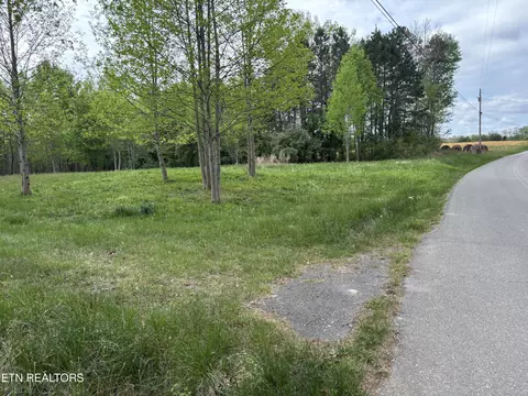 182 Nydeck Rd, Robbins, TN 37852