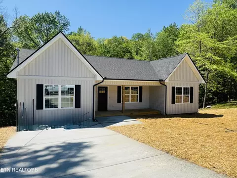 208 Vintage Ln, Clinton, TN 37716