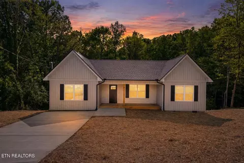 208 Vintage Ln, Clinton, TN 37716
