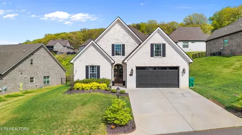 1046 Westland Creek Blvd, Knoxville, TN 37923