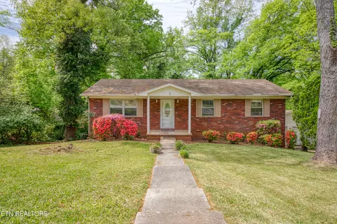 1525 Arrow Wood Rd, Knoxville, TN 37919
