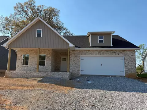 221 Mossy Rock Rd, Clinton, TN 37716