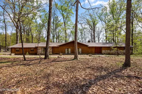 319 Linwood Dr, Sweetwater, TN 37874