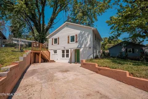 106 Wainwright Rd, Oak Ridge, TN 37830