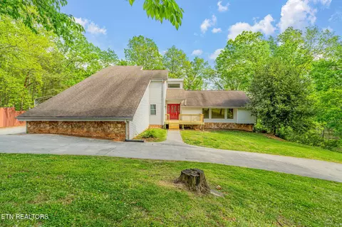 200 Briarcliff Rd, Sweetwater, TN 37874