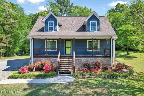 225 E Massachusetts Ave, Whitwell, TN 37397