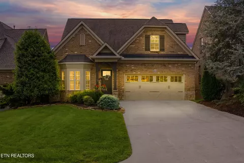 1201 Bishops View Ln, Knoxville, TN 37932