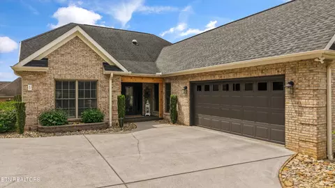 130 Timber Cir, Lenoir City, TN 37772