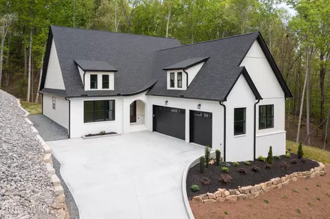 215 Wahuhu Ln, Loudon, TN 37774