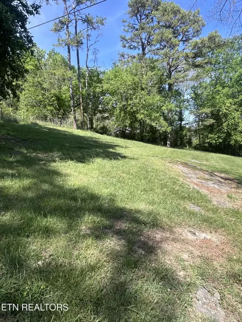 Exterior - 3002 Highway 61 E, Luttrell, TN 37779 photo 4 of 4