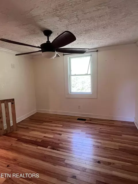 Bedroom - 3002 Highway 61 E, Luttrell, TN 37779 photo 4 of 6