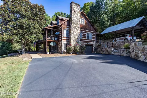 1750 Ambrose Ln, Dandridge, TN 37725
