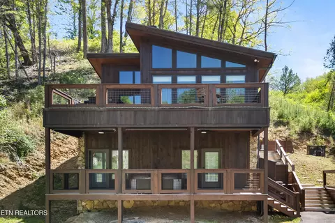 1613 Mitchell Farm Rd, Sevierville, TN 37876