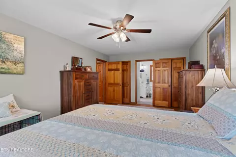 Bedroom - 1850 Honeysuckle Ln, Talbott, TN 37877 photo 2 of 4