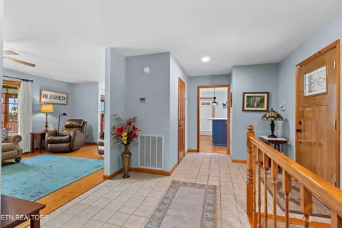 Entry Way - 1850 Honeysuckle Ln, Talbott, TN 37877 photo 2 of 2