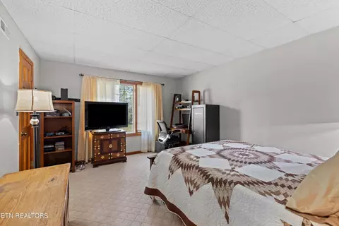 Bedroom - 1850 Honeysuckle Ln, Talbott, TN 37877 photo 3 of 4