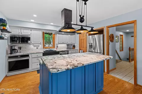 Kitchen - 1850 Honeysuckle Ln, Talbott, TN 37877 photo 3 of 4