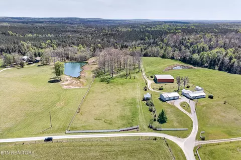 257 Flocking Hens Dr, Sparta, TN 38583