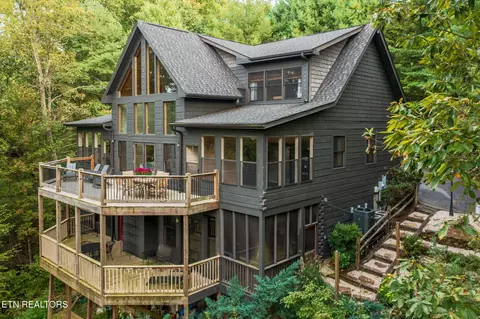 3148 Rocking Chair Ln, Sevierville, TN 37862