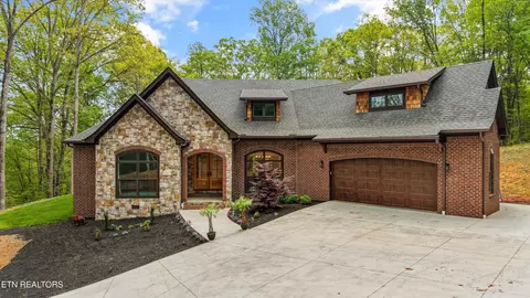 109 Lake Harbor Dr, Lenoir City, TN 37772
