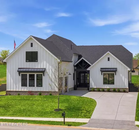 455 Old Barn Ln, Loudon, TN 37774