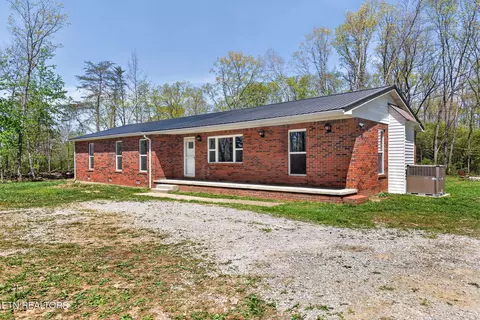 442 Rachel Rd, Crossville, TN 38572