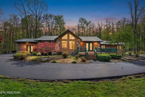 1535 E Overlook Rd, Monterey, TN 38574