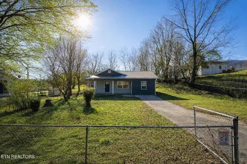 205 N 12th St, La Follette, TN 37766