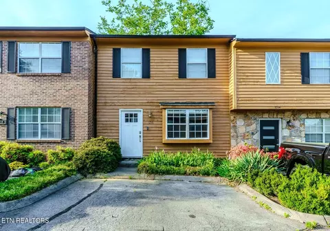 1216 Crest Brook Dr, Knoxville, TN 37923