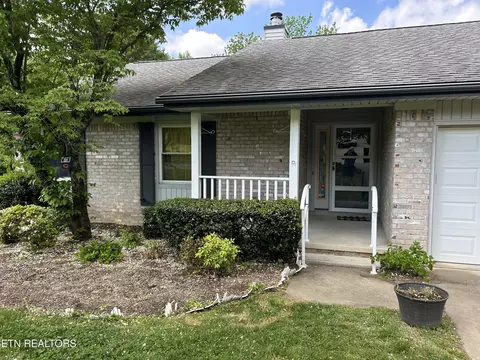 1301 Clear Brook Dr, Knoxville, TN 37922