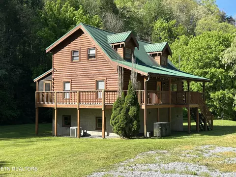 1764 Upper Middle Creek Rd, Sevierville, TN 37876