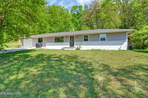 605 Crestview Ln, Rockwood, TN 37854