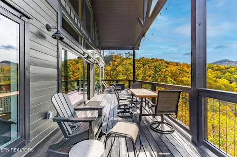 Exterior - 3316 Sugar Maple Loop Rd, Sevierville, TN 37862 photo 5 of 11