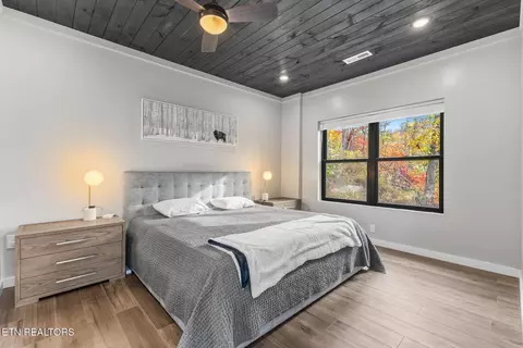 Bedroom - 3316 Sugar Maple Loop Rd, Sevierville, TN 37862 photo 5 of 6
