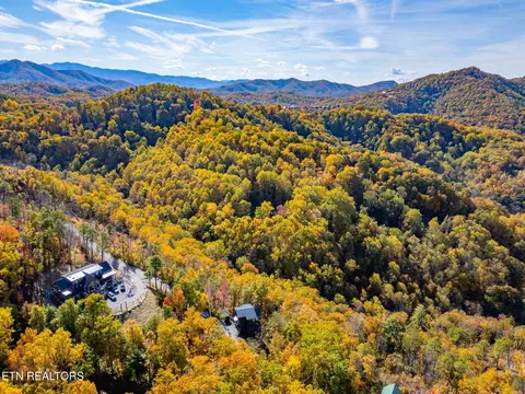 View/Area - 3316 Sugar Maple Loop Rd, Sevierville, TN 37862 photo 3 of 4