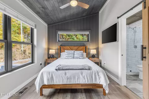 Bedroom - 3316 Sugar Maple Loop Rd, Sevierville, TN 37862 photo 1 of 6