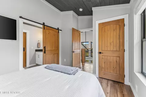 Bedroom - 3316 Sugar Maple Loop Rd, Sevierville, TN 37862 photo 2 of 6