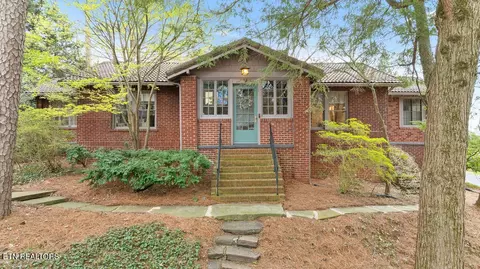 5526 Woodburn Dr, Knoxville, TN 37919