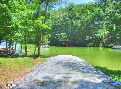 APT 12 Emerald Pointe Circle Circle, Rockwood, TN 37854