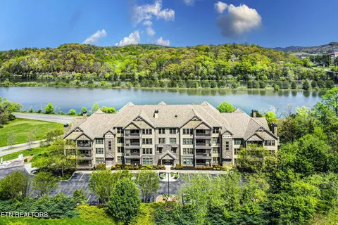 315 Centennial Bluff Blvd, Oak Ridge, TN 37830