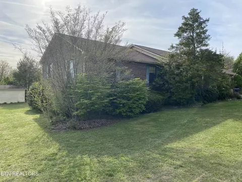 230 Adair Dr, New Tazewell, TN 37825