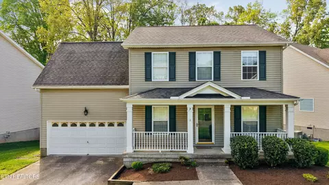 8218 Gallaher Station Dr, Knoxville, TN 37919