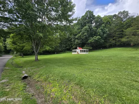 Exterior - 1085 Lick Branch Rd, Ewing, VA 24248 photo 6 of 21