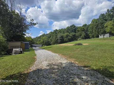 Exterior - 1085 Lick Branch Rd, Ewing, VA 24248 photo 20 of 21